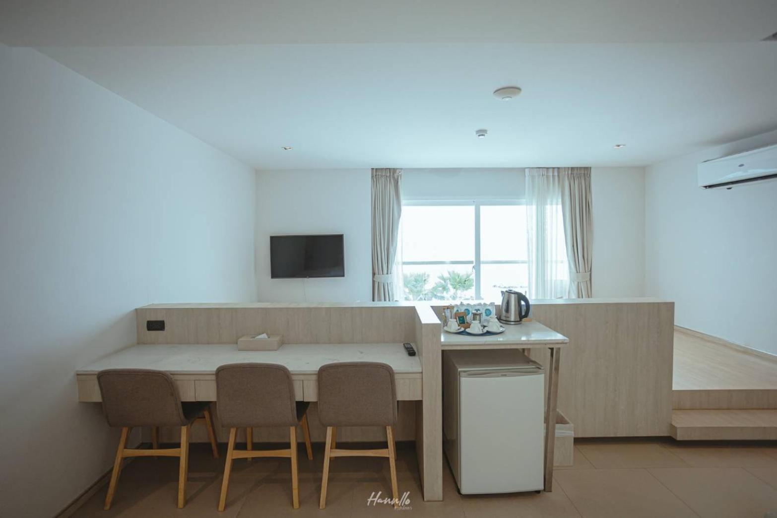 Worita Cove Hotel Praia de Jomtien Exterior foto